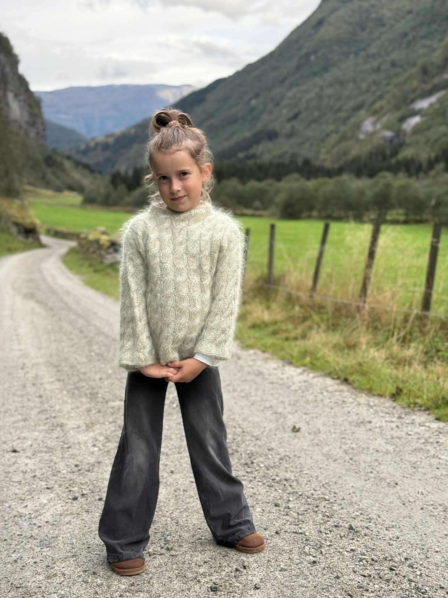 Annabel Sweater jr. // knitbyRoen