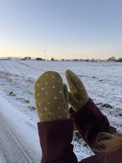 Idun Mittens by Milotté x TheaM