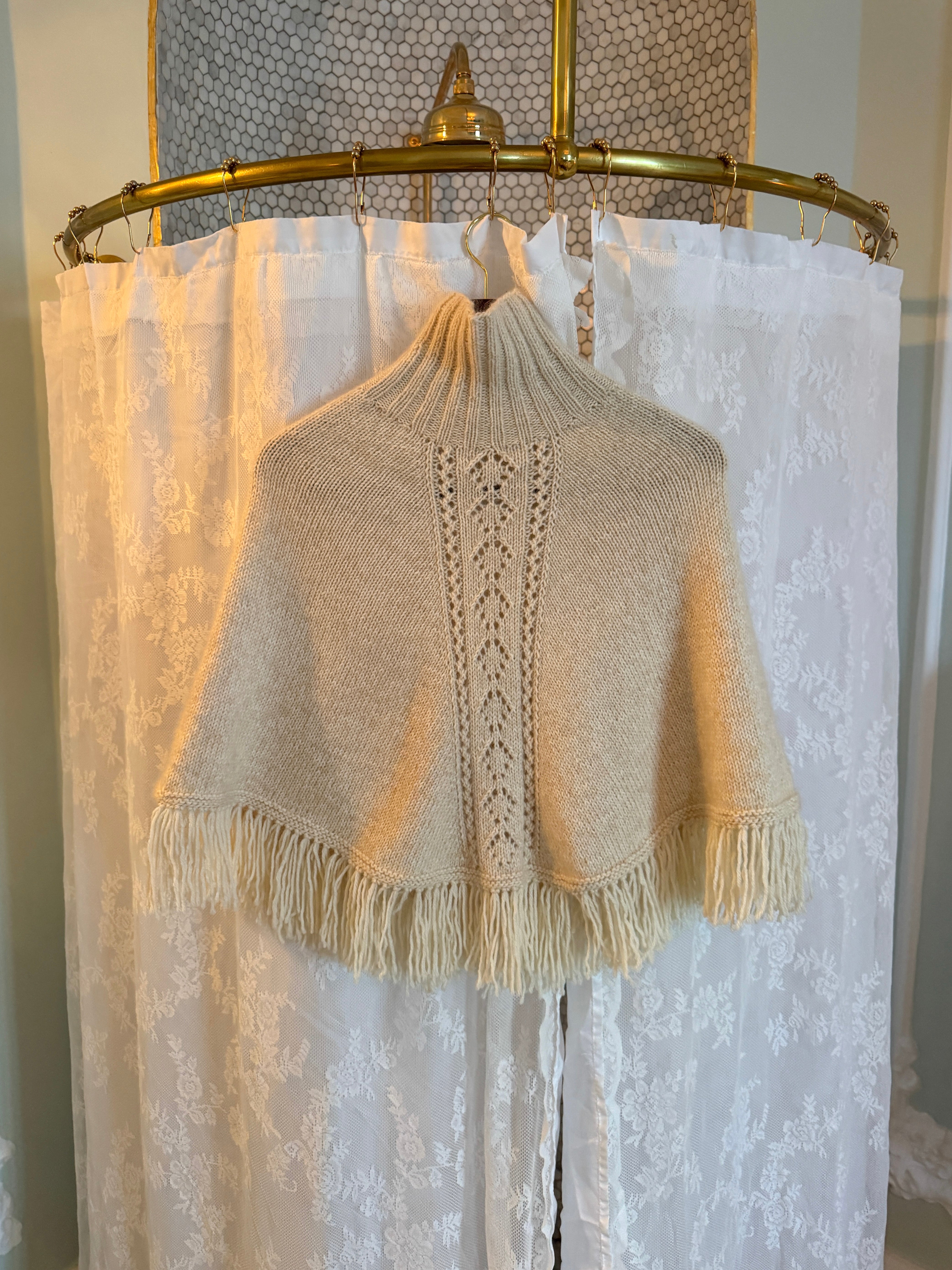Jolie Poncho — Knitting Pattern | Milotté – Milotte